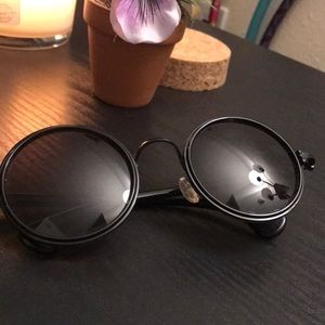Black Round Sunglasses
